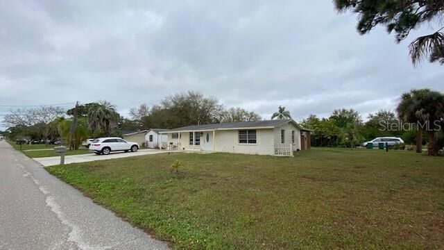 Property Photo:  850 E 7th Street  FL 34223 