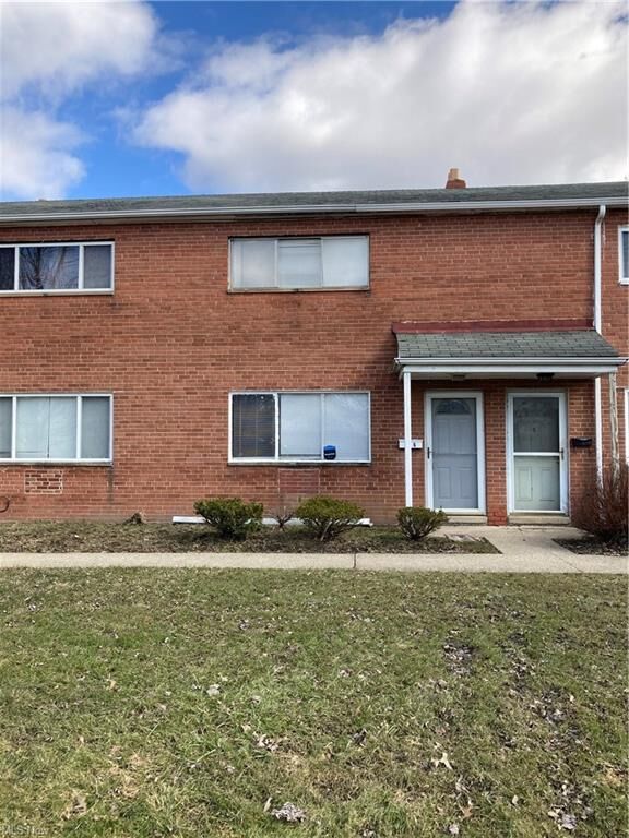 Property Photo:  4911 Caroline Drive 6  OH 44128 