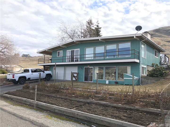 621 Mountain View Rd  Chelan WA 98816 photo