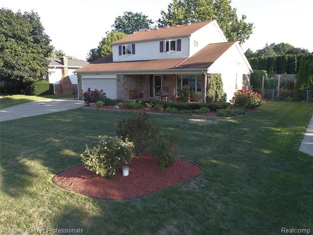 Property Photo: 11426 N Crestline Drive MI 48095