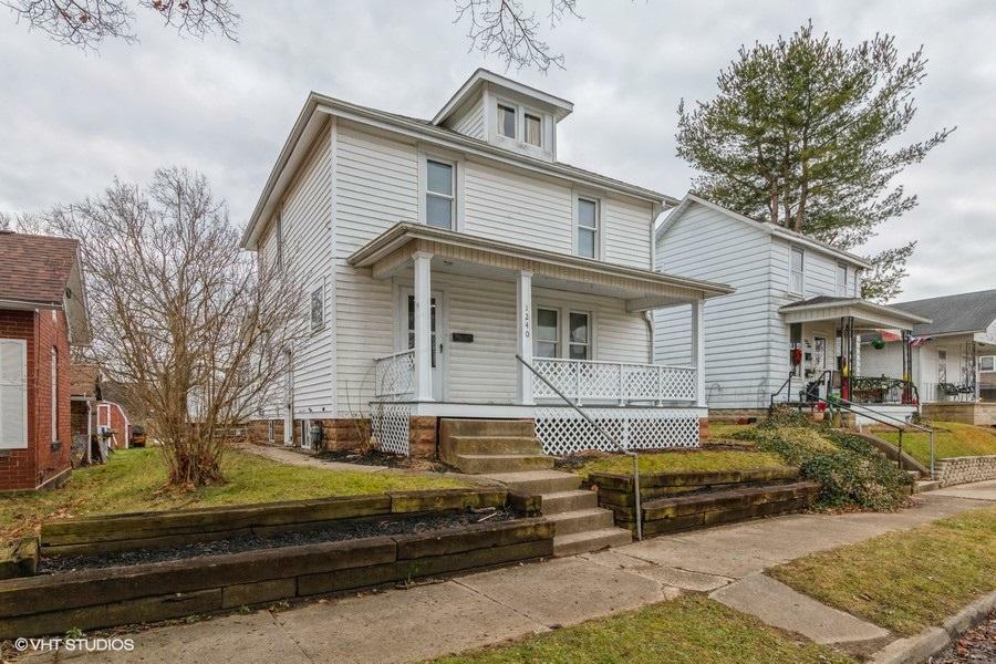 Property Photo:  1240 E Walnut Street  OH 43130 