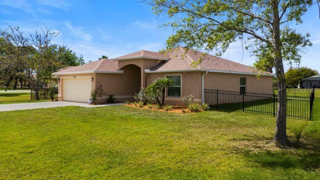 Property Photo:  25601 Aysen Drive  FL 33983 