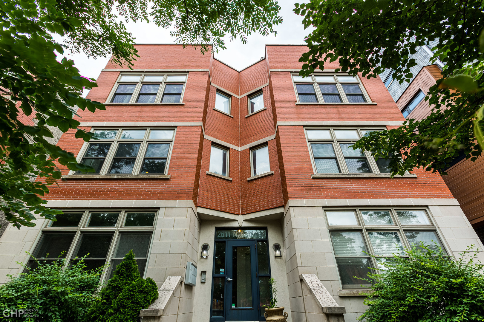 Property Photo:  2611 N Ashland Avenue 2N  IL 60614 