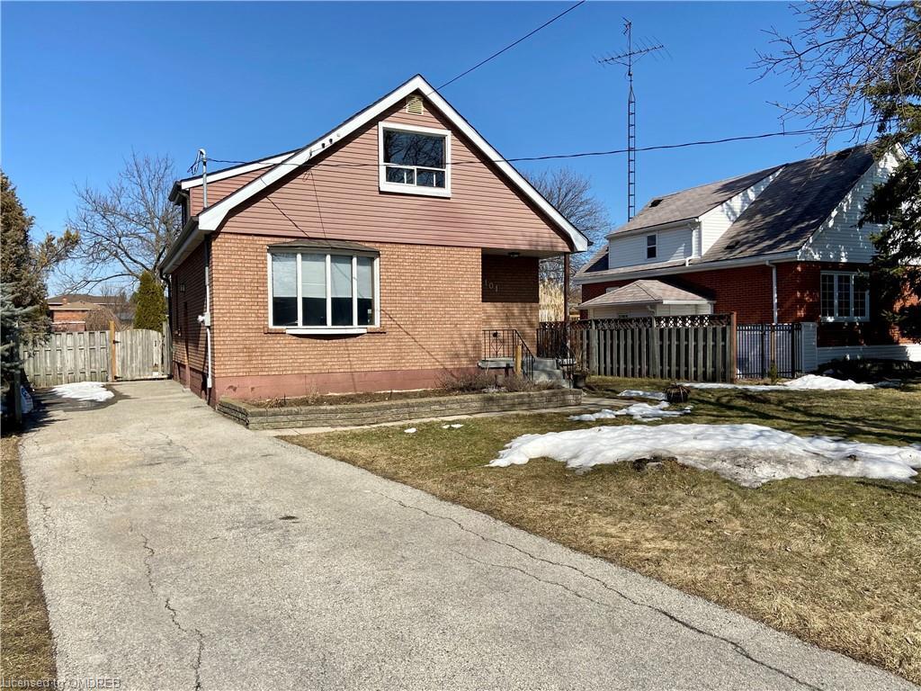 Property Photo:  101 South Bend Road E  ON L9A 2B3 
