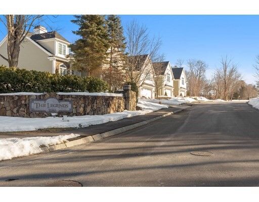 Property Photo:  22 Crenshaw Lane 22  MA 01810 