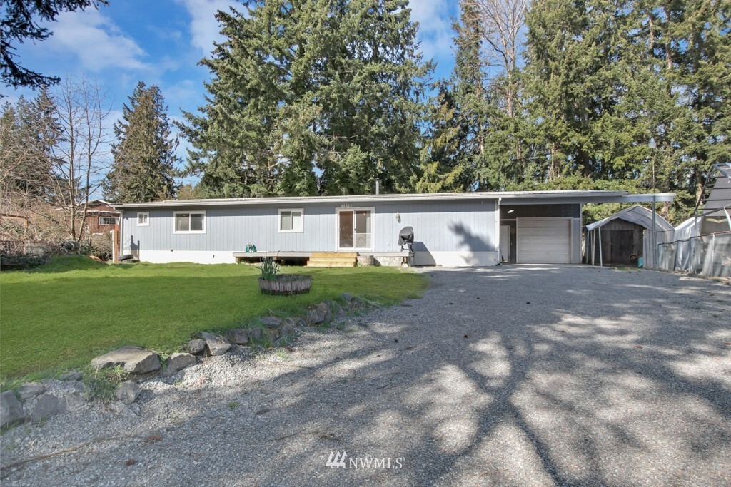 Property Photo:  11806  200th Avenue E  WA 98391 