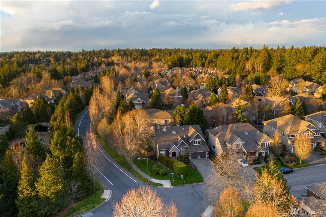 Property Photo:  20502 NE 24th Place  WA 98074 