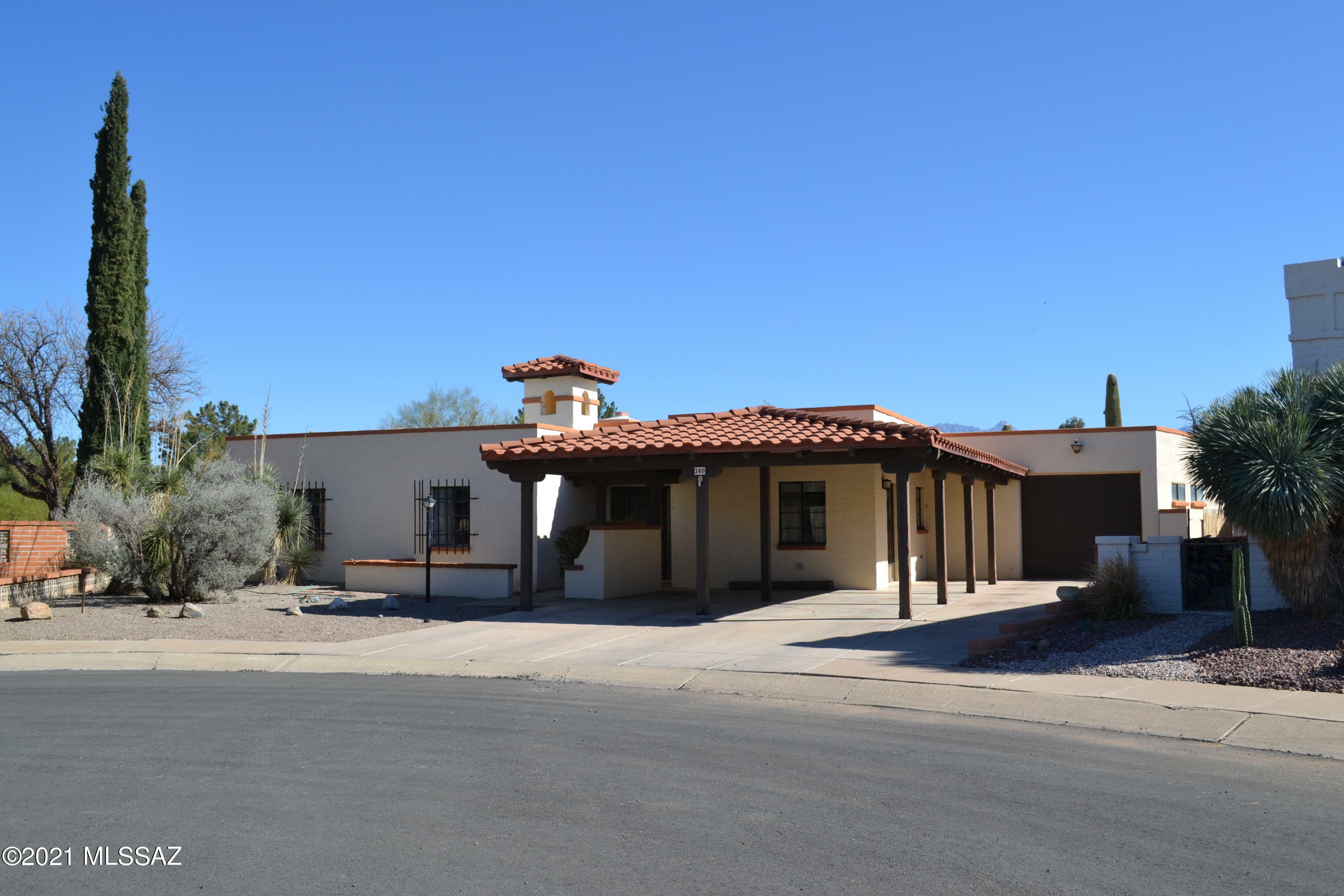 Property Photo:  360 E Los Rincones  AZ 85614 