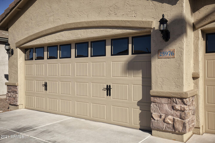 Property Photo:  25976 W Runion Drive  AZ 85396 
