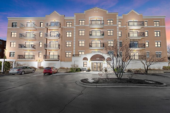 420 W Burlington Avenue 205  La Grange IL 60525 photo
