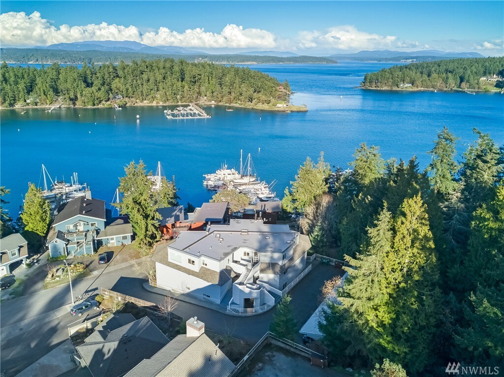 Property Photo: 625 Harrison St F WA 98250