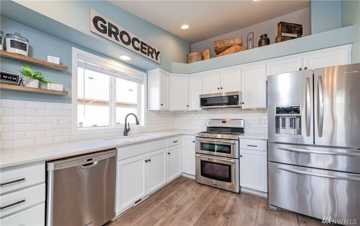 Property Photo: 7448 Clamdigger Dr WA 98230