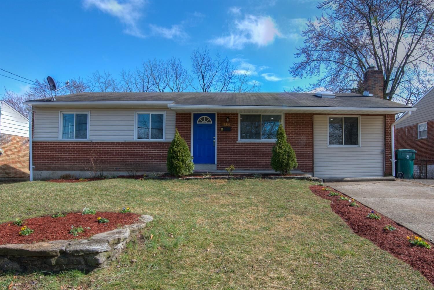 Property Photo:  11331 Gravenhurst Dr  OH 45231