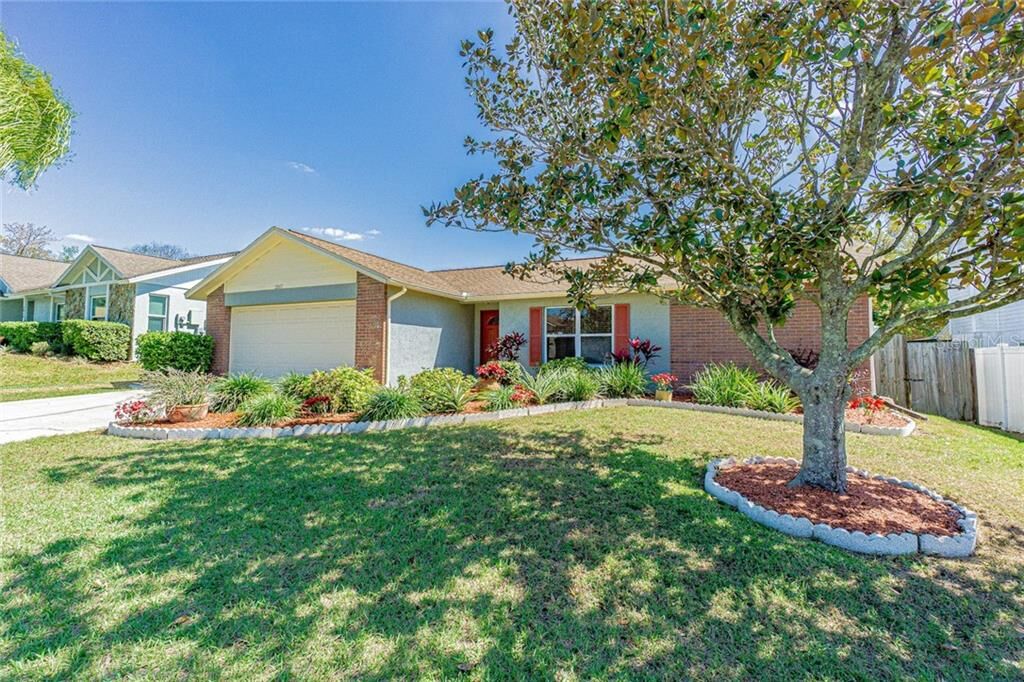 Property Photo:  2817 Manor Hill Drive  FL 33511 
