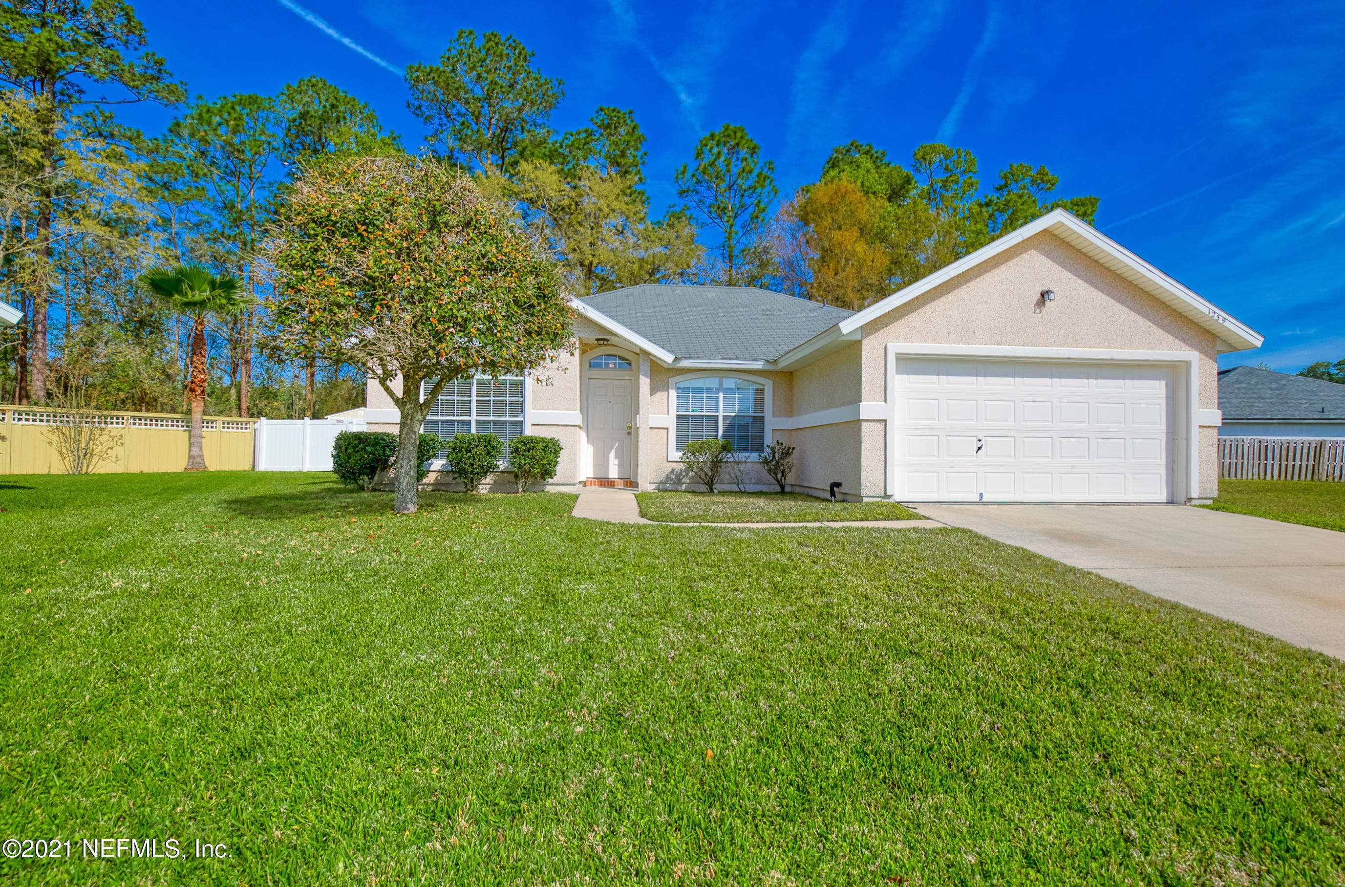 Property Photo:  1239 Summer Springs Drive  FL 32068 