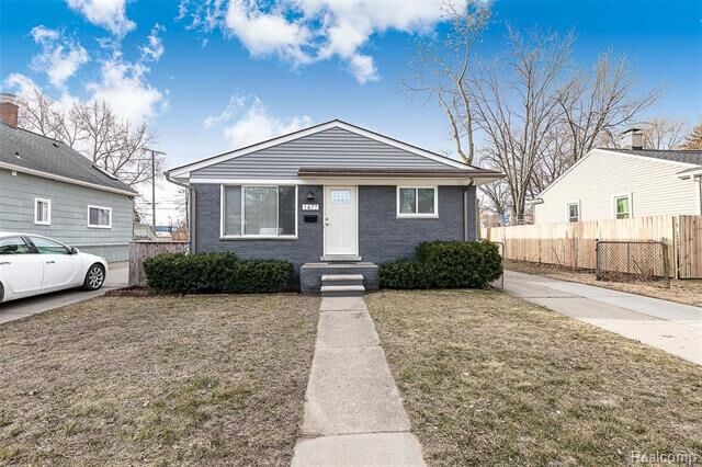 Property Photo:  1477 W Marshall Street  MI 48220 