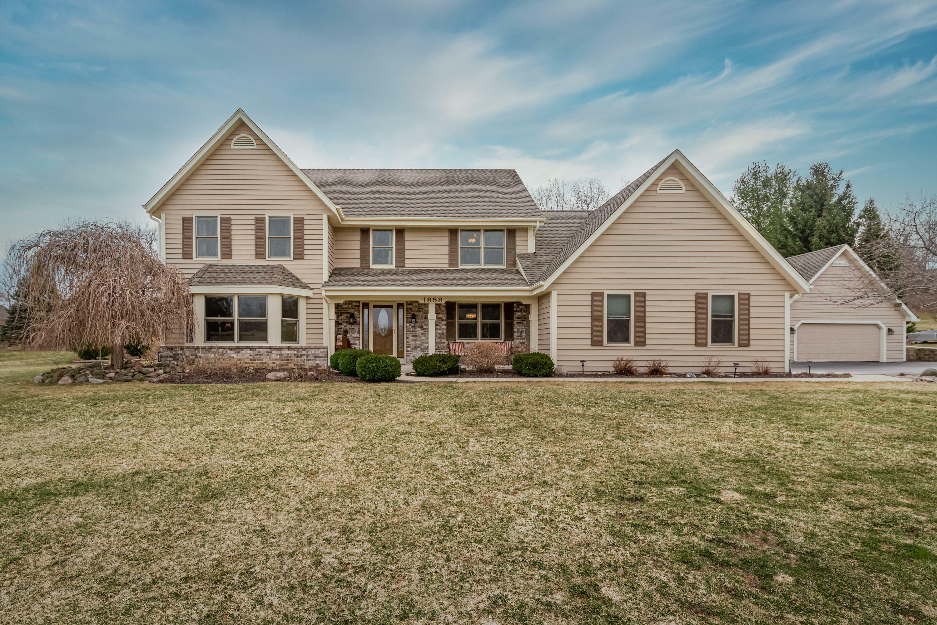 Property Photo: 1858 White Pines Trl WI 53076