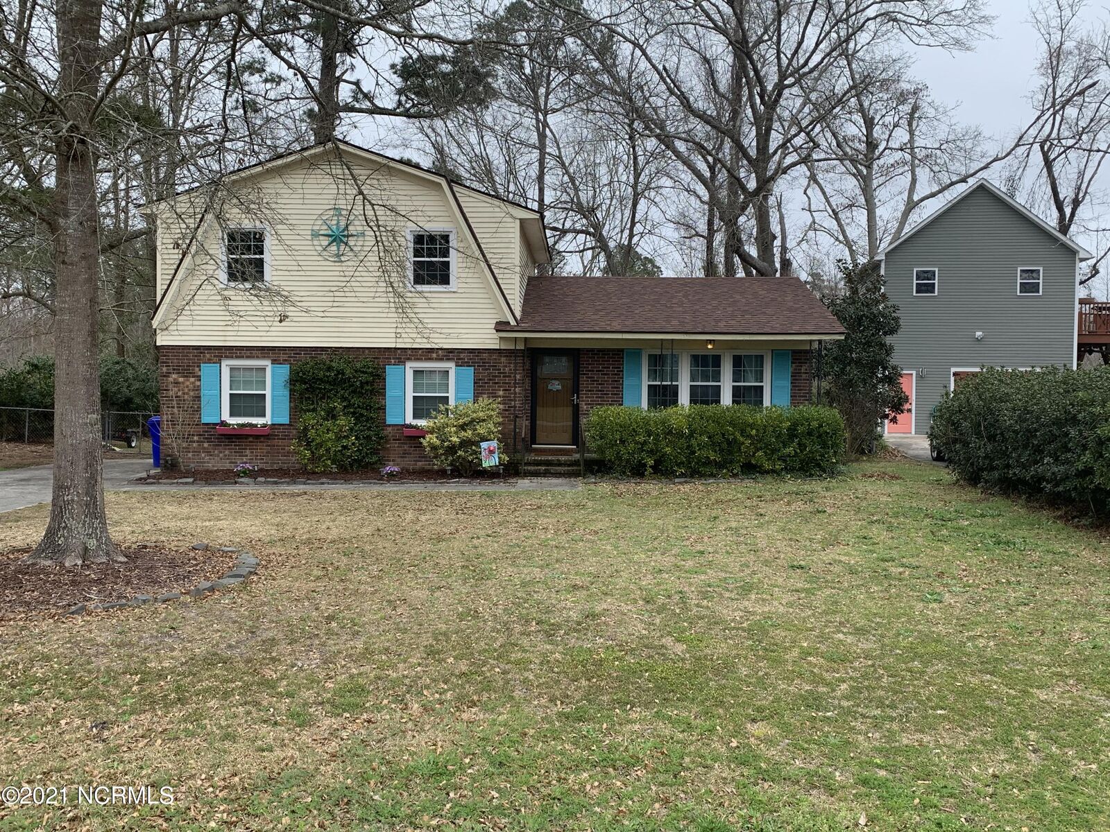 Property Photo:  26 Twin Oaks Drive  NC 28429 
