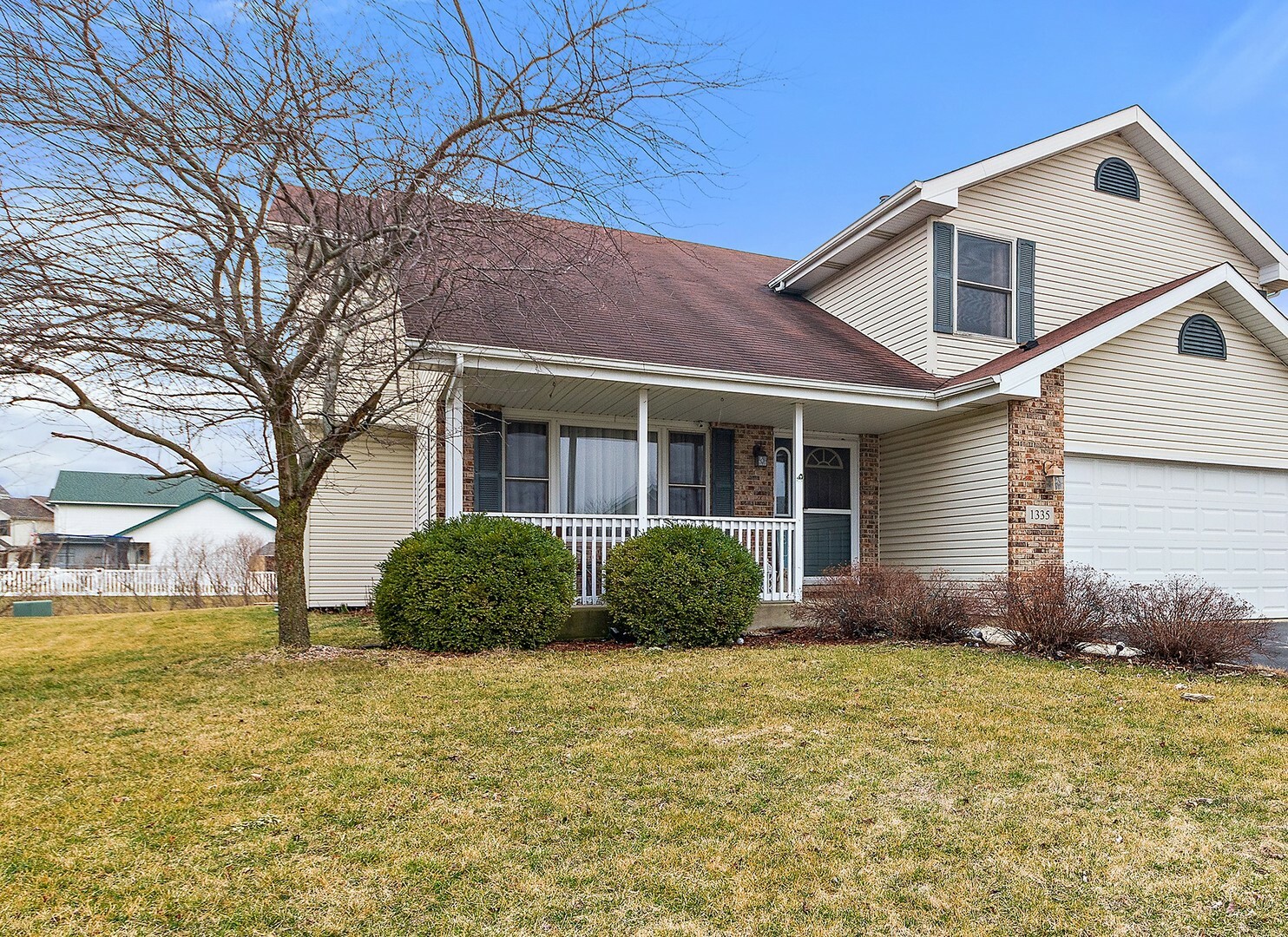 Property Photo:  1335 W Cap Circle  IL 60914 