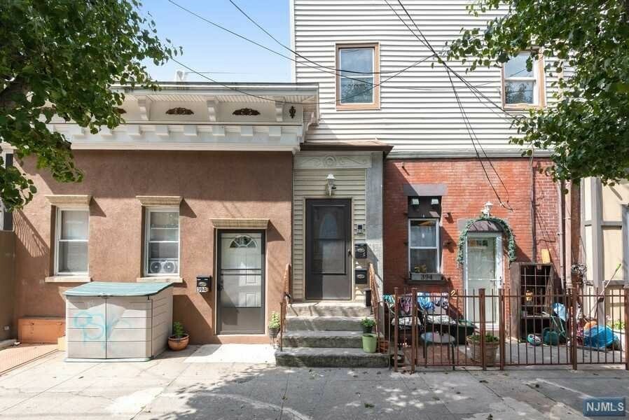 Property Photo:  119 Brunswick Street  NJ 07302 