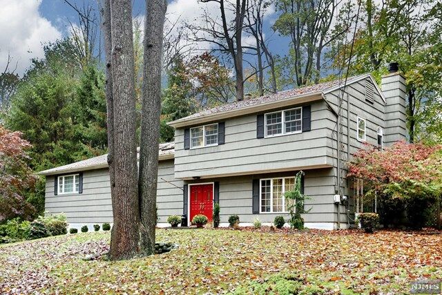 Property Photo:  44 Dearborn Drive  NJ 07675 