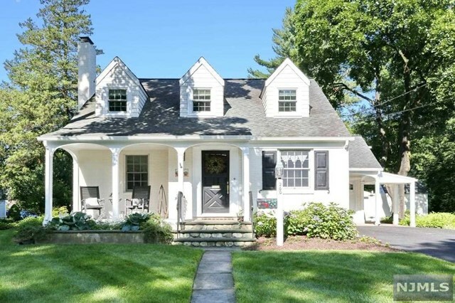 Property Photo: 260 Glen Avenue NJ 07452