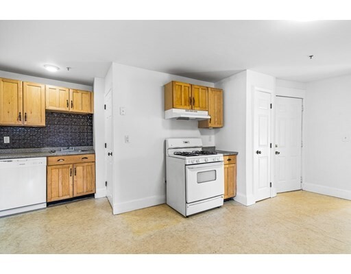 Property Photo: 762 Gorham St 3 MA 01852