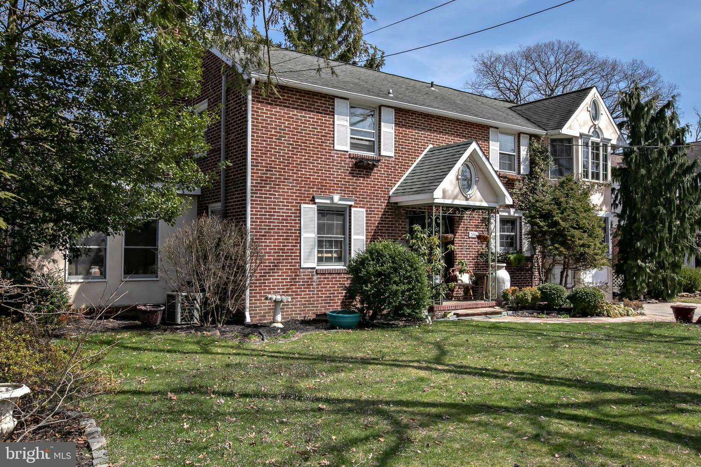 Property Photo:  206 King Avenue  NJ 08108 