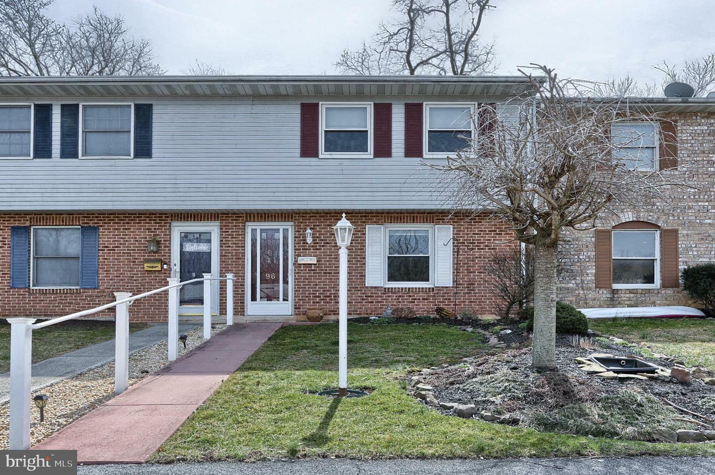 Property Photo:  96 Queen Avenue  PA 17025 