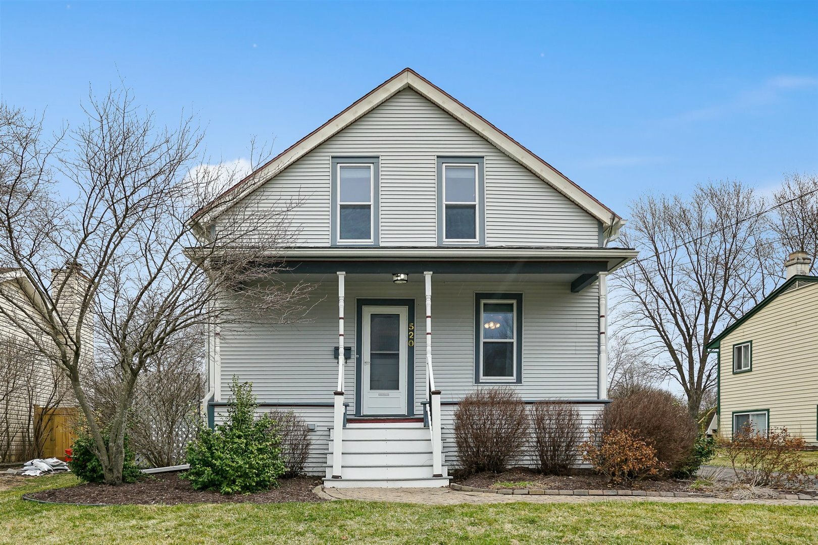 Property Photo:  520 S 12th Avenue  IL 60174 