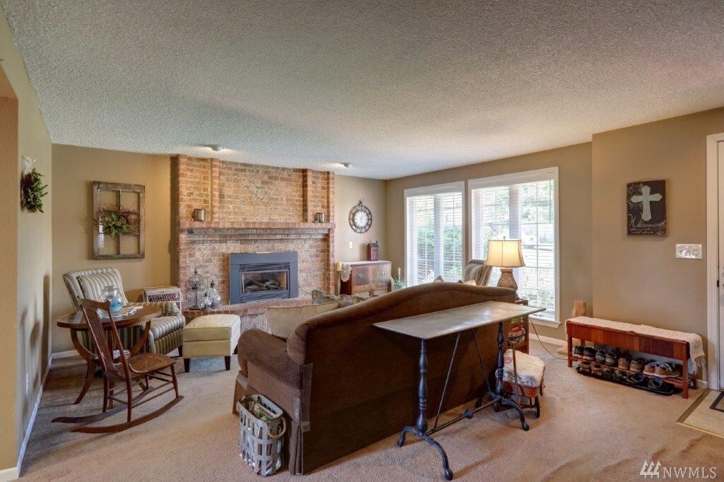 Property Photo: 5039 N Whitman St WA 98407