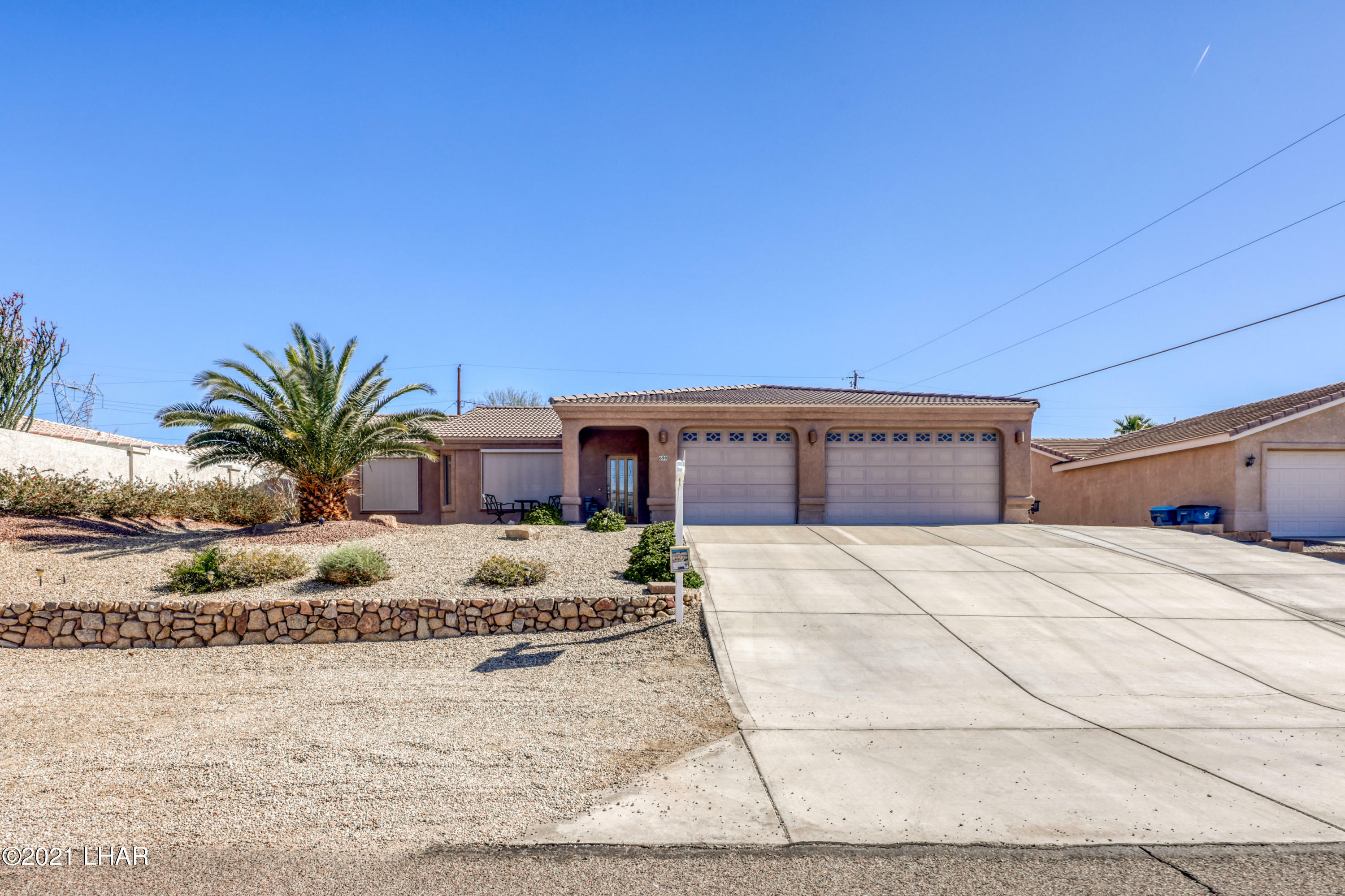 Property Photo:  690 Desert View Dr  AZ 86404 