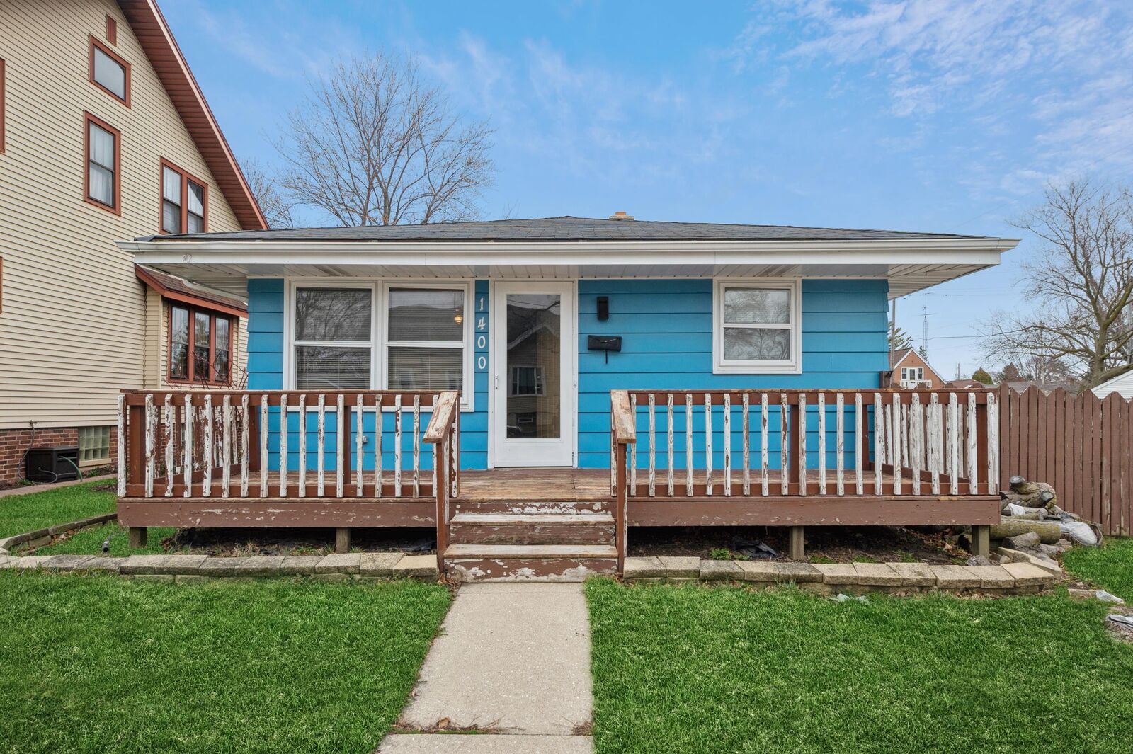 Property Photo: 1400 Goold St WI 53402