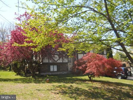 Property Photo:  25 Sky Line Drive  PA 18042 