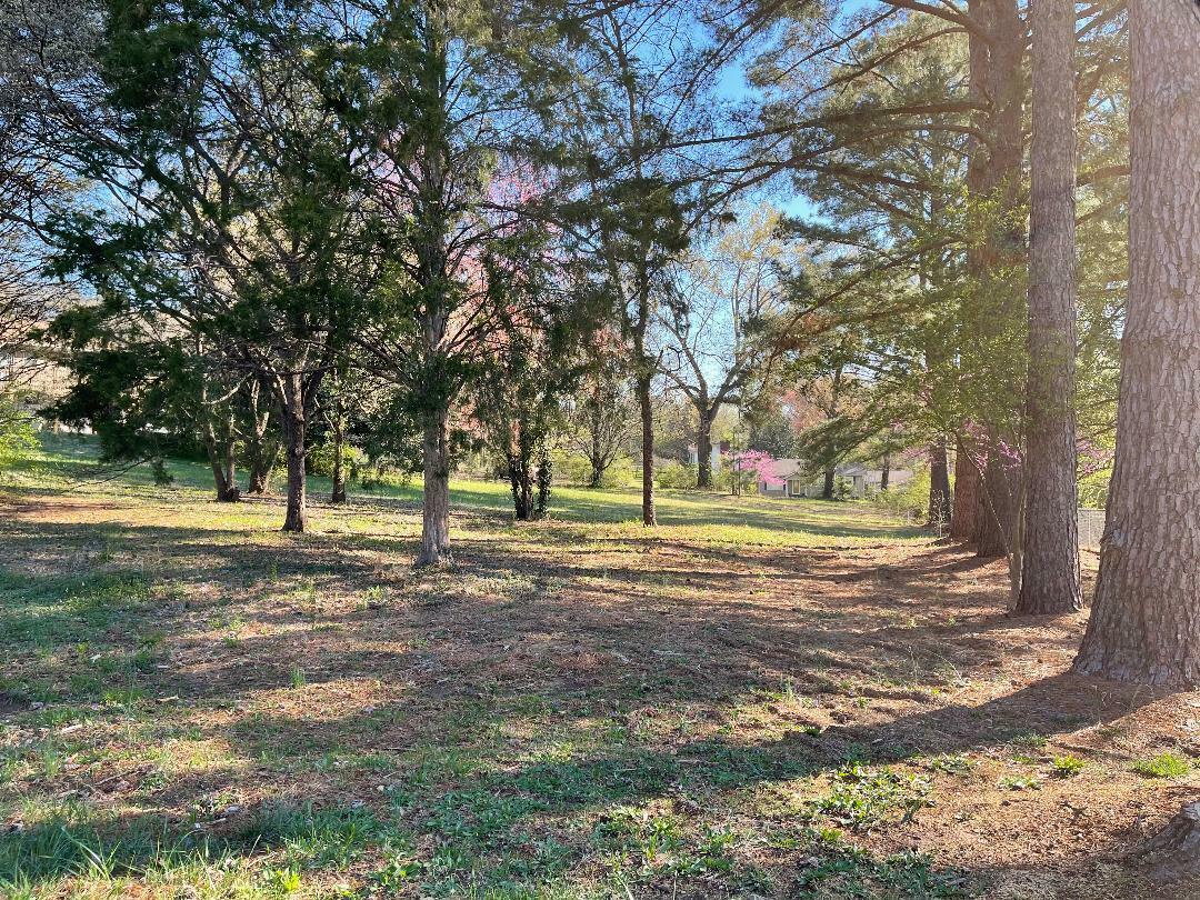 Property Photo:  1704 Pawnee Rd  TN 37909 