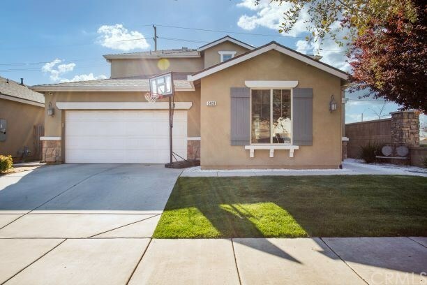 Property Photo:  2409 S Laguna Court  CA 93292 