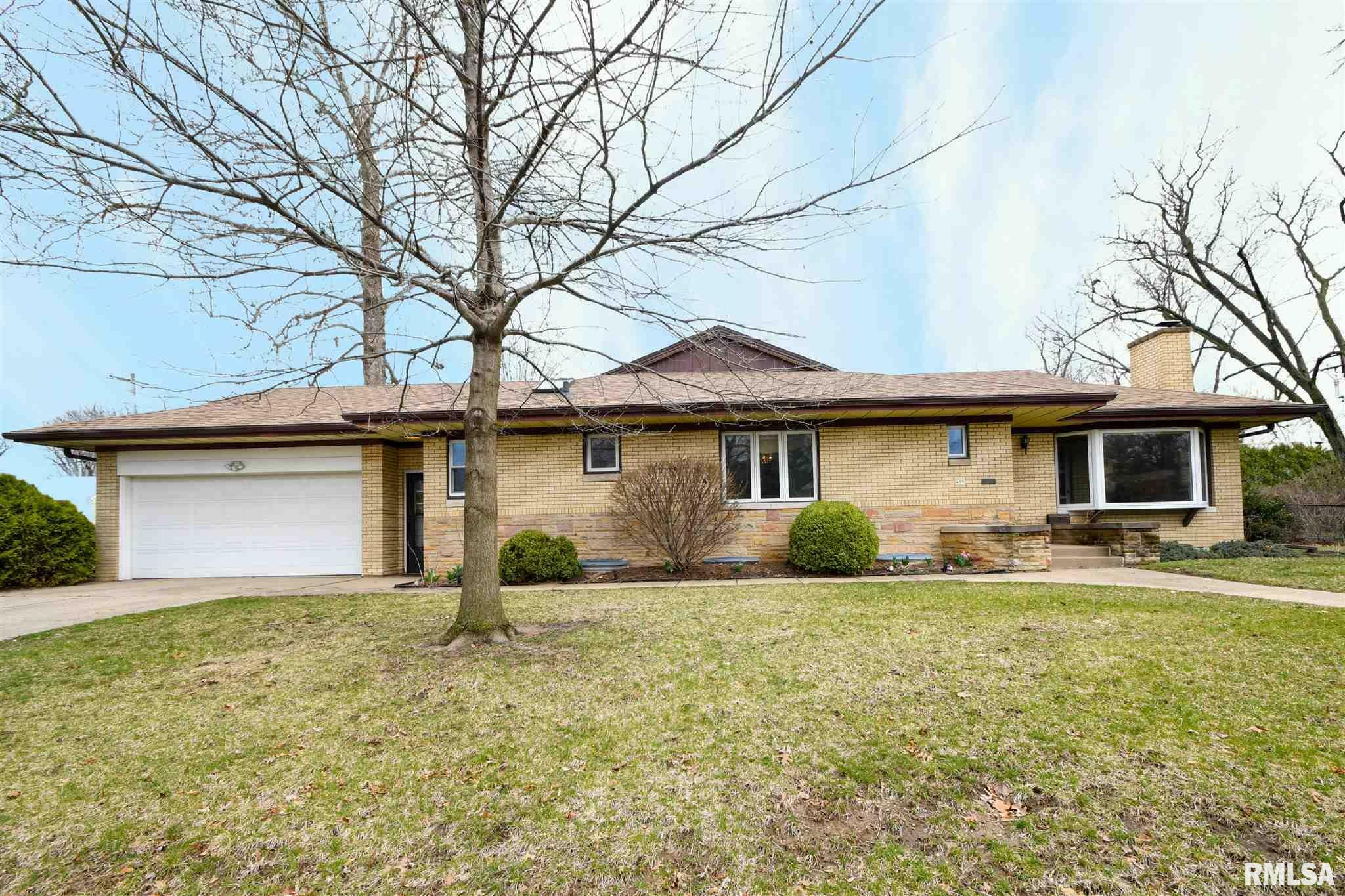 Property Photo:  435 W Crestwood  IL 61614 