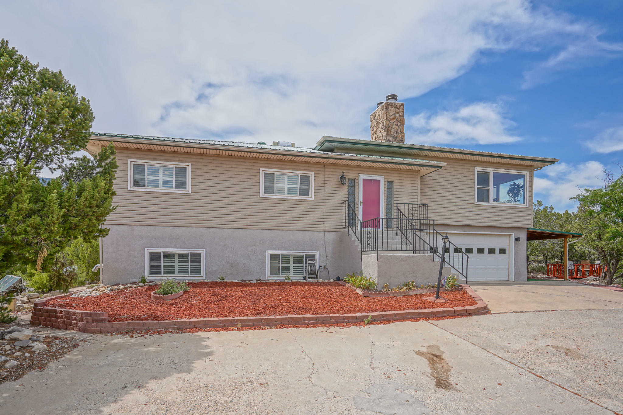 Property Photo:  39 Deer Trail  NM 87059 