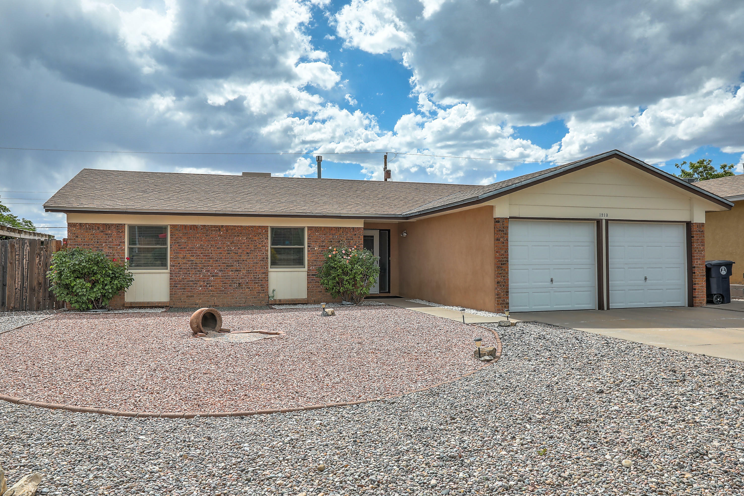 Property Photo:  1213 Nakomis Drive NE  NM 87112 