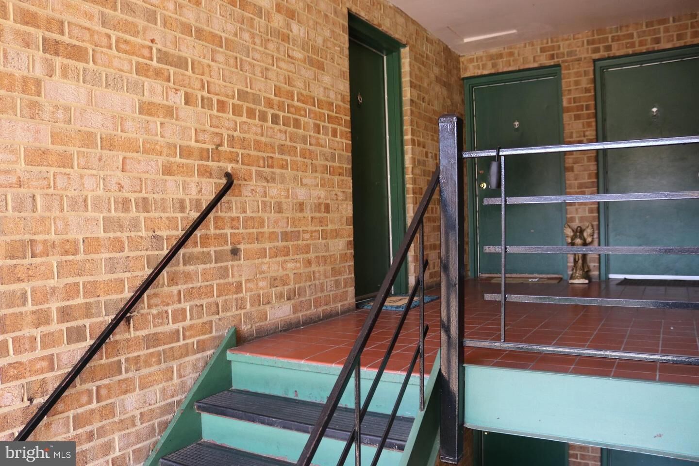 Property Photo:  505 N Armistead Street 301  VA 22312 