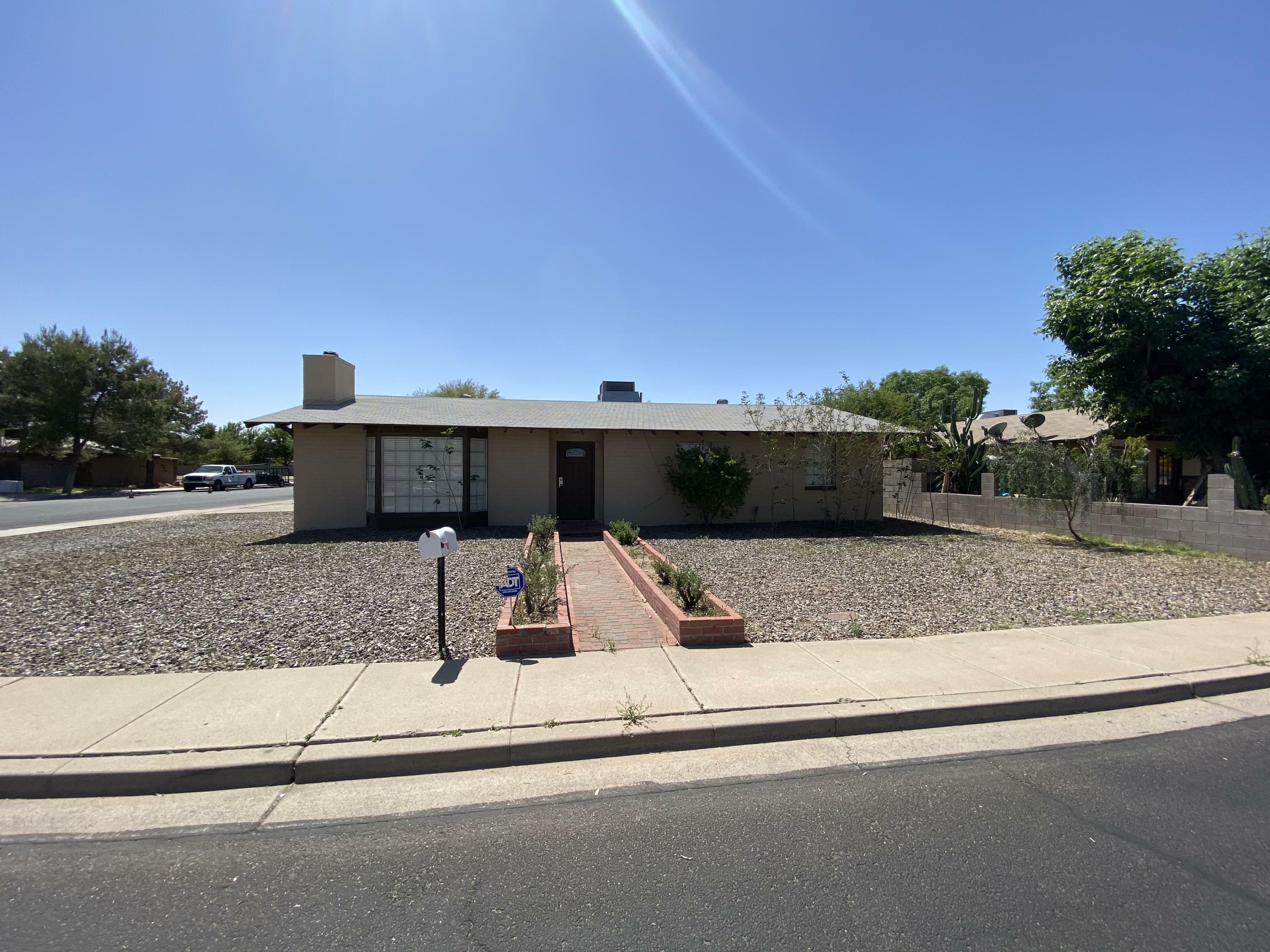 Property Photo:  161 E Ivy Street  AZ 85201 