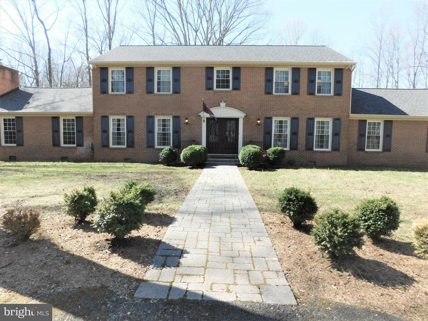 Property Photo:  10611 Shadow Lane  VA 22039 