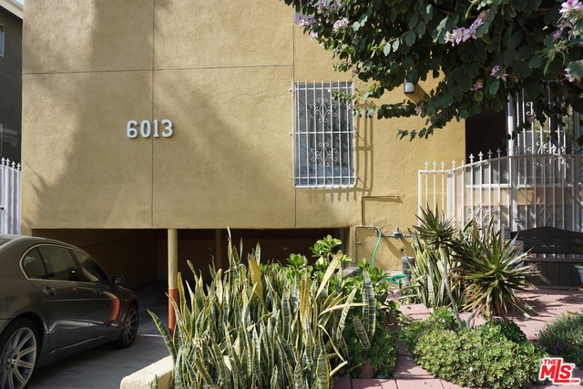 Property Photo: 6013 Carlton 4 CA 90028