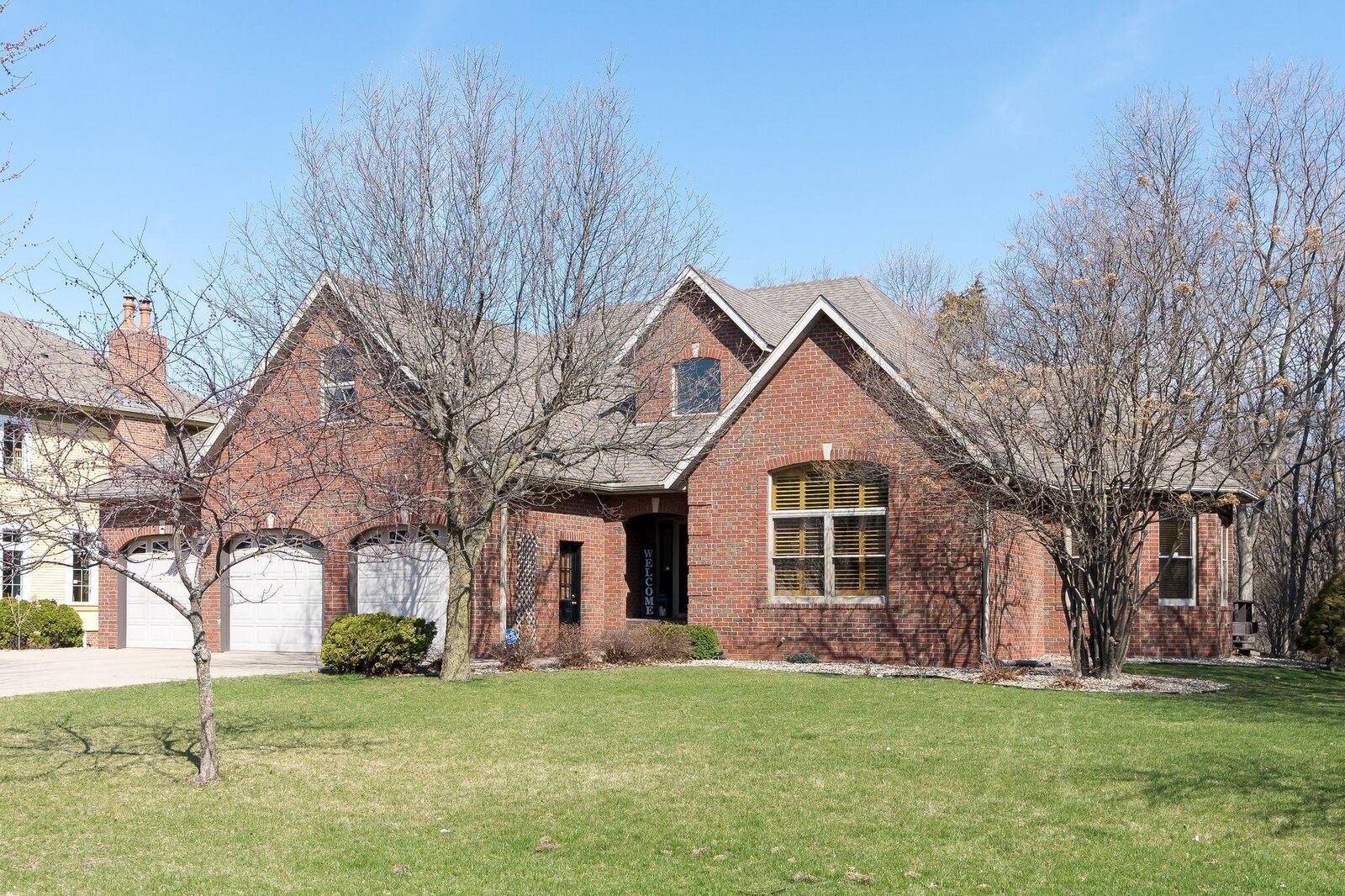 Property Photo:  212 Mayan Way  MN 56001 