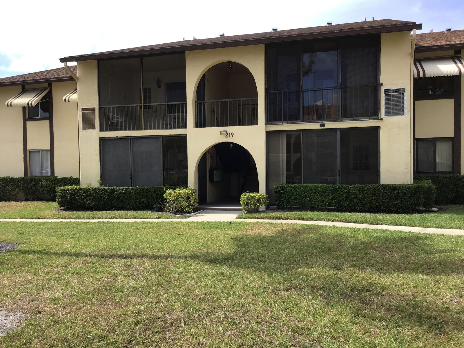 Property Photo:  219 Pine Hov Circle A-2  FL 33463 