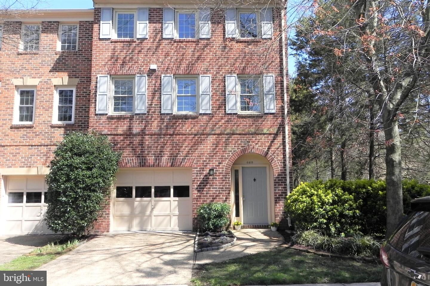 Property Photo: 6419 Fleetside Court VA 22310