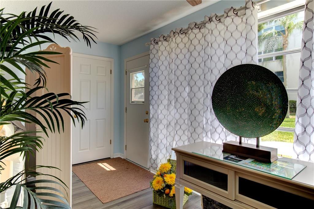Property Photo: 5623 80th St N 114 FL 33709