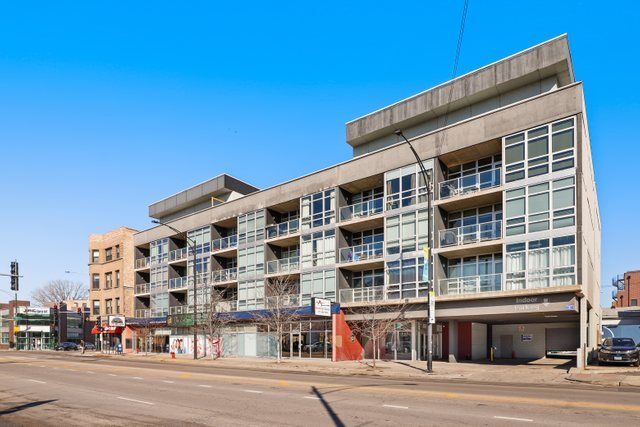 Property Photo:  1610 W Fullerton Avenue 411  IL 60614 