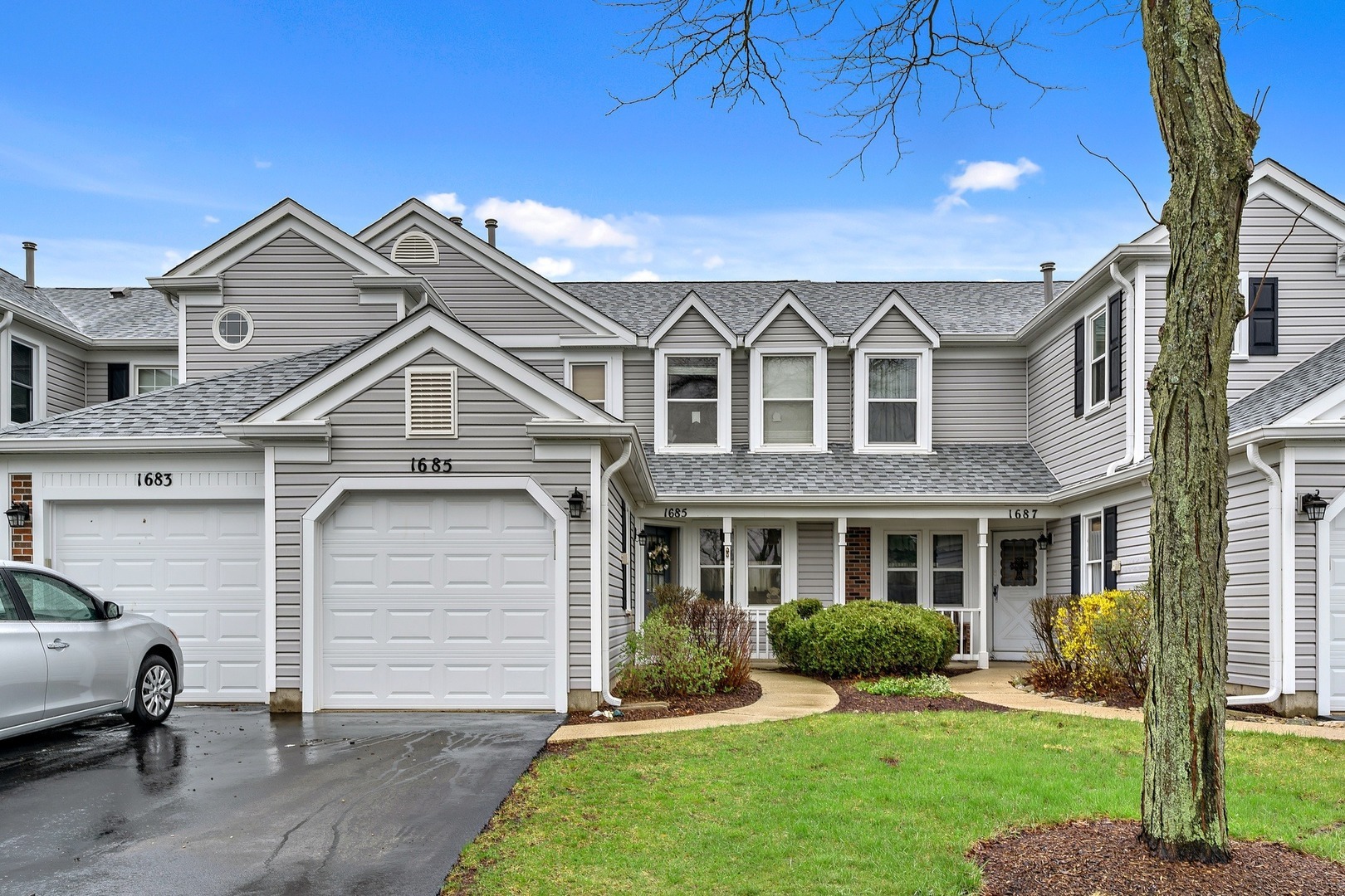 Property Photo: 1685 Vermont Drive IL 60007