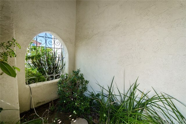 Property Photo:  26571 Altanero  CA 92691 